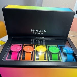Skagen Aaren Multicolored Silicone Strap
Watch Colletion, 41mm, Set of 5 NIB